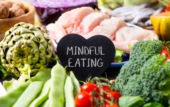 Mindful eating w walce z otyłością